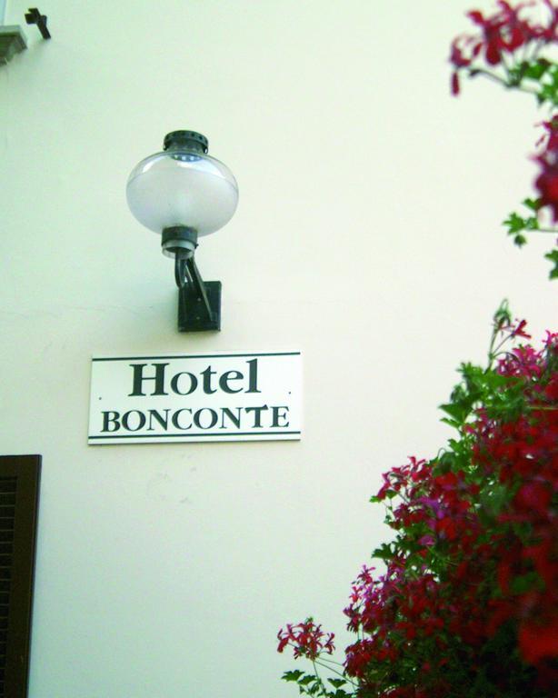 Hotel Bonconte Urbino Buitenkant foto